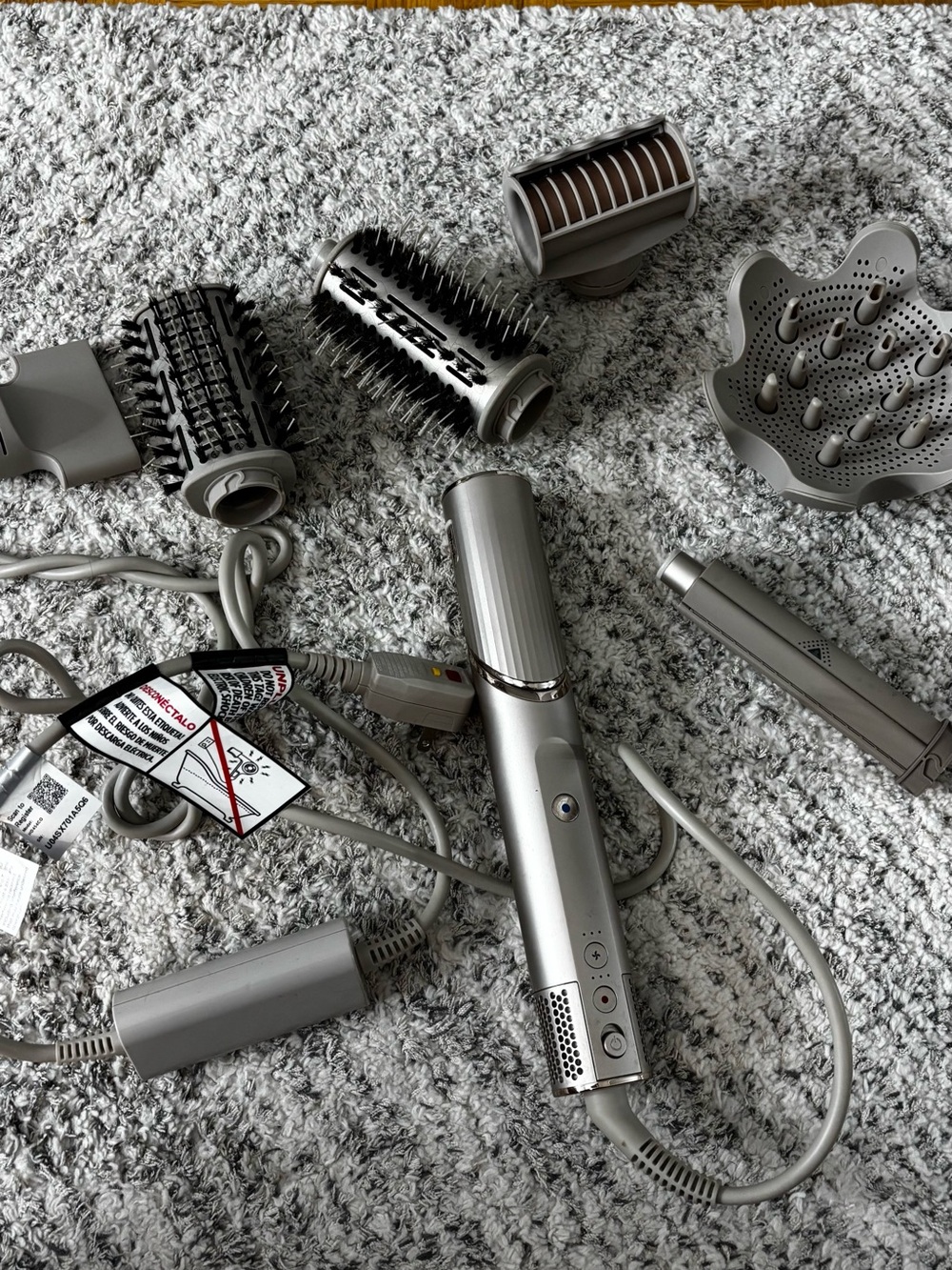 Dyson Men’s Multi-Styler in Silver/Grey with Brush & Diffuser Attachments